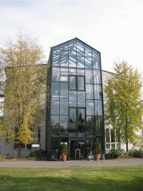 Sportpark Bad Nauheim Hotel Buitenkant foto