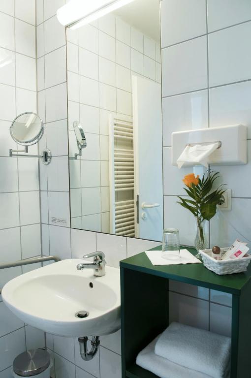 Sportpark Bad Nauheim Hotel Buitenkant foto